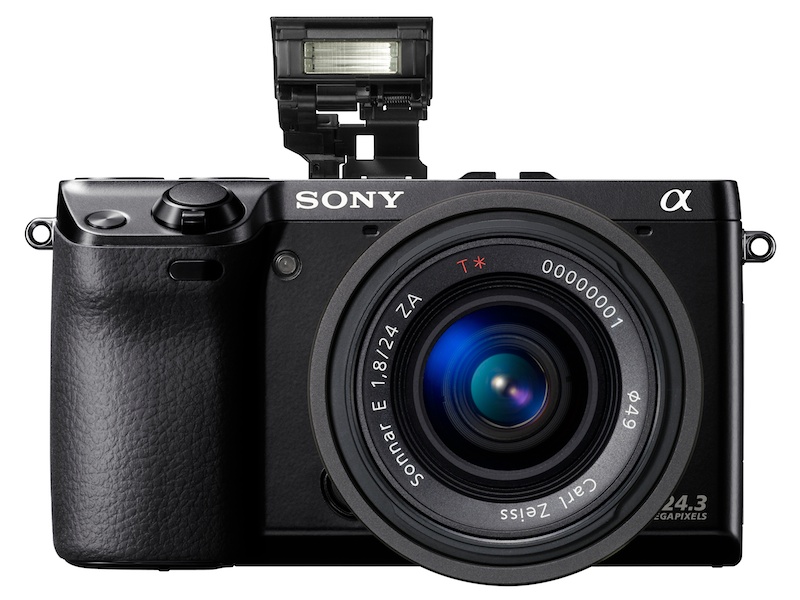 <b>Sonnar T* E 24mm F1.8 ZA（12月上旬発売）装着例</b>