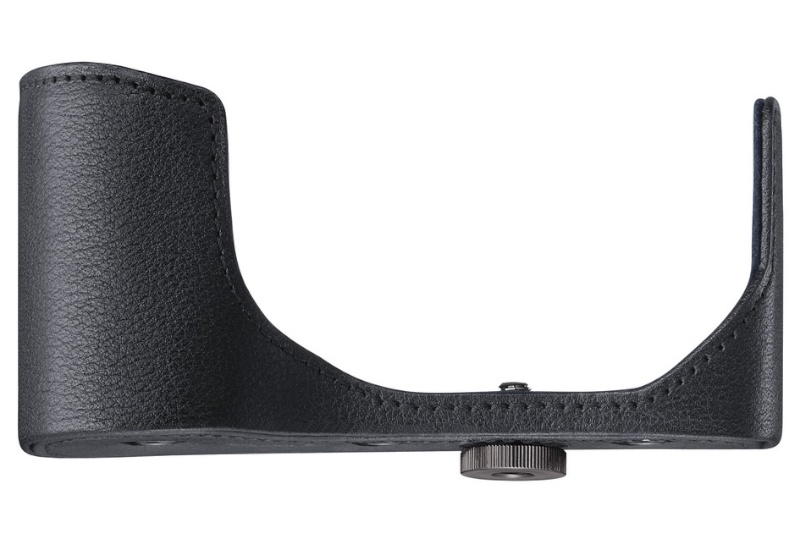 <b>本革製ボディケース「LCS-EB70」。11月11日発売。1万500円</b>