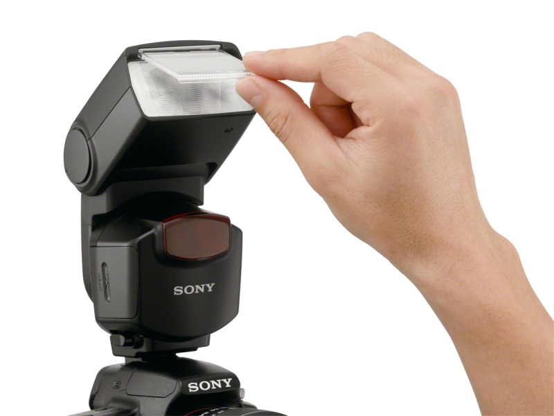 <b>ワイドパネル、キャッチライトパネルを内蔵</b>