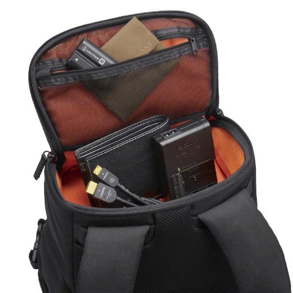 <b>上部ポケット</b>