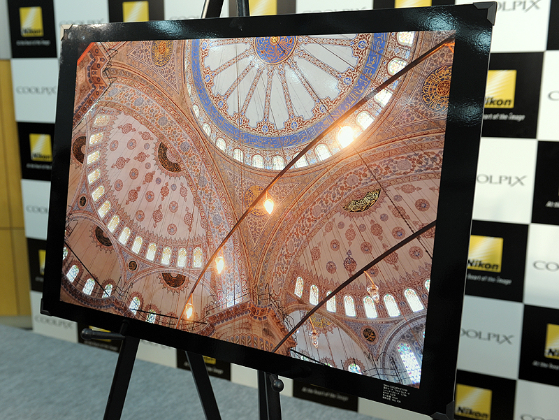 <b>会場ではCOOLPIX P7100で撮影したプリントも展示した</b>