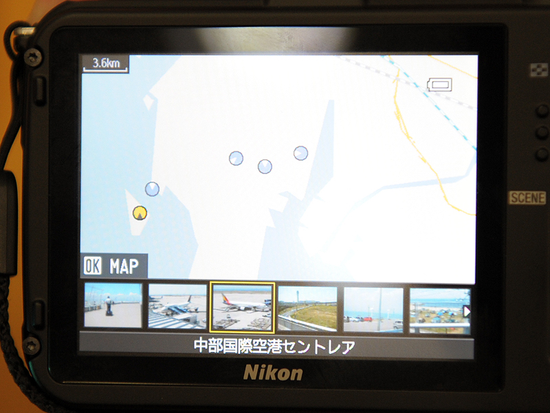 <b>GPS情報を元に内蔵地図にマッピングできる。ランドマーク名は世界の約140万カ所が登録済みで、動的に表示される</b>