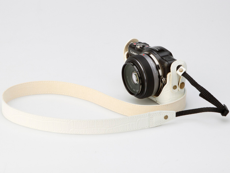 <b>DMC-GF3用（クロコ調ホワイト）</b>