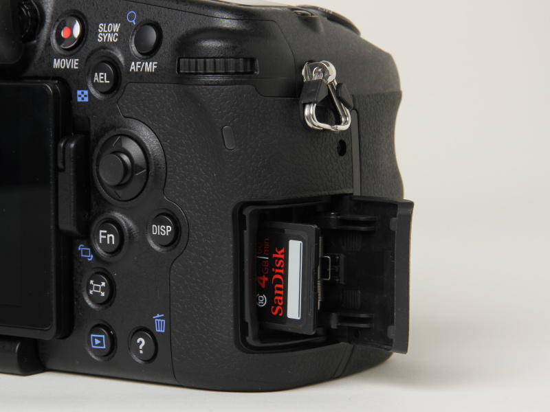 <b>記録メディアスロット</b>