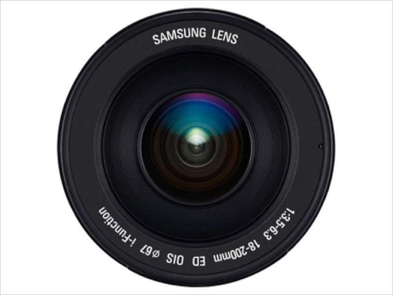 <b>SAMSUNG 18-200mm F3.5-6.3 ED OIS</b>