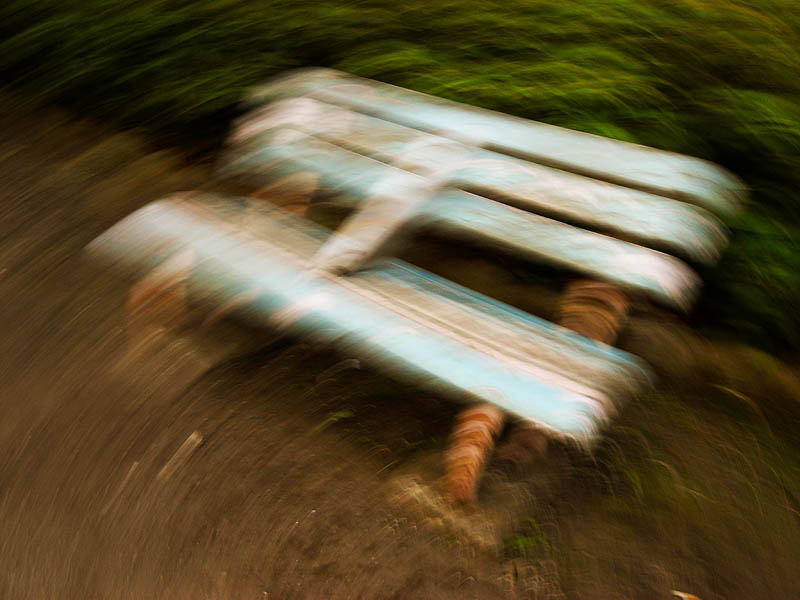 <b>ブレ方が山なりになっているが、これがゴムを使った場合のカメラの軌跡だ</b>