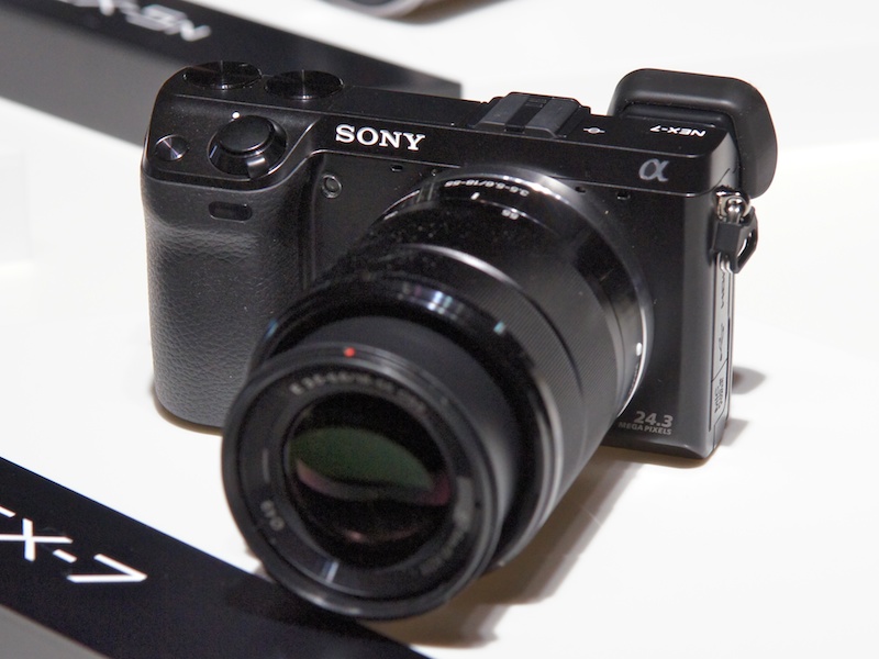 <b>NEX-7は動作しないモックアップだった</b>