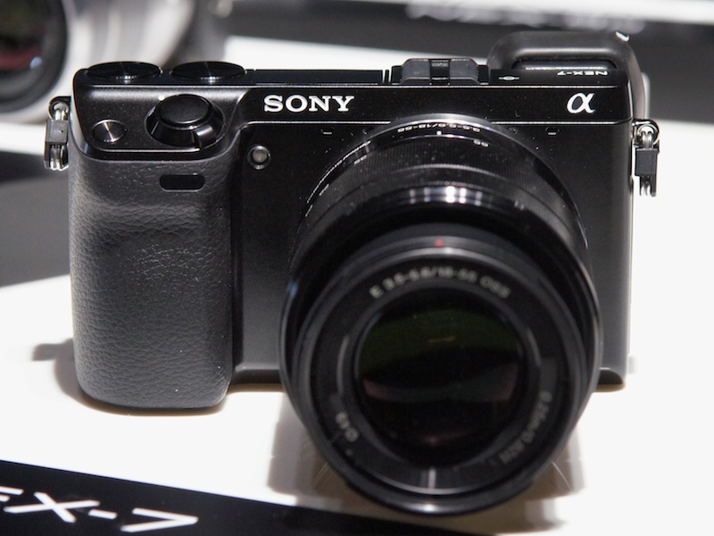 <b>NEX-7は動作しないモックアップだった</b>