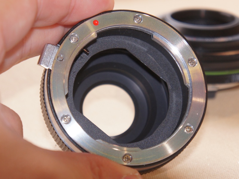 <b>両マウント面とも金属接点はない</b>