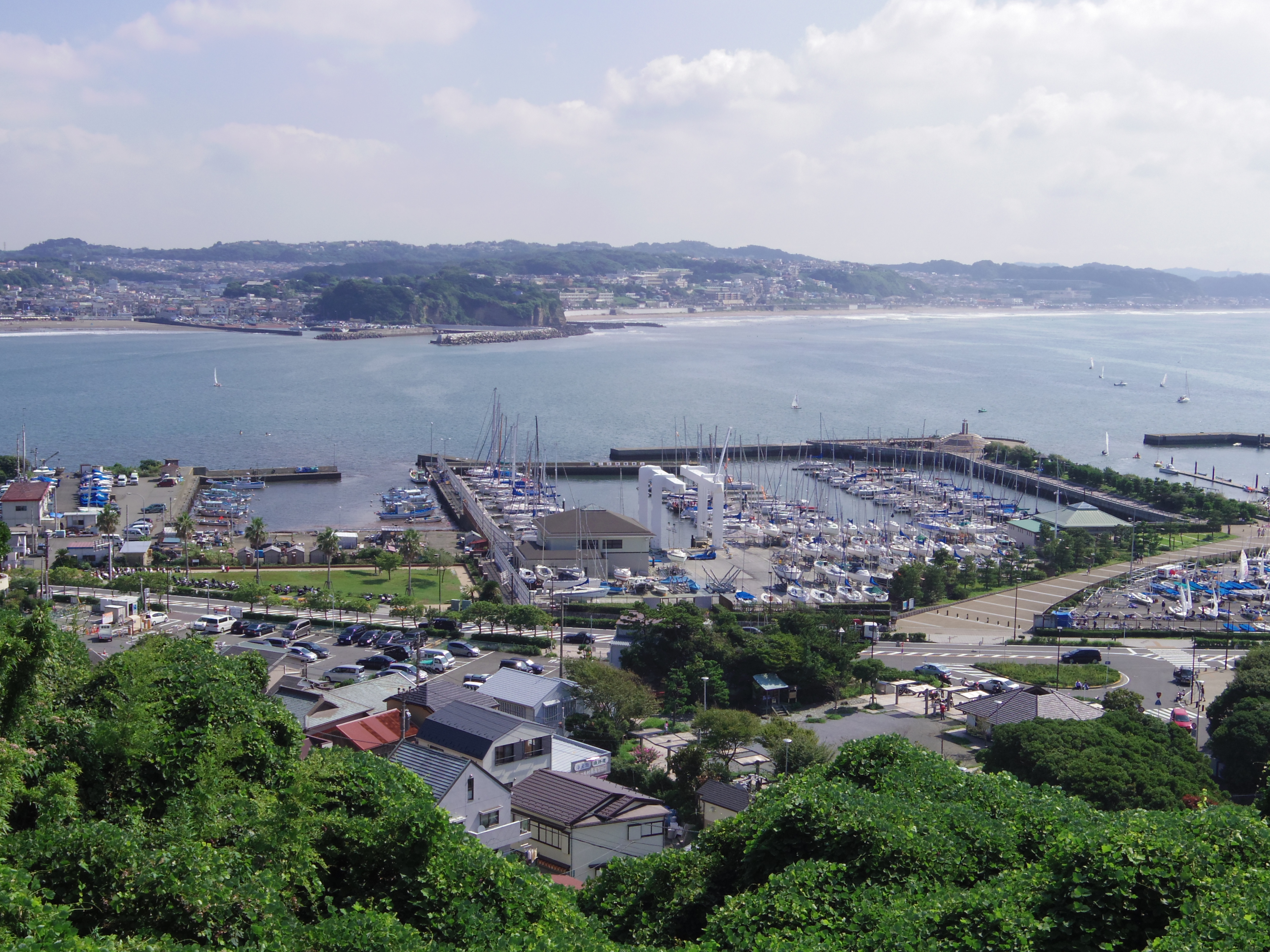 <b>PENTAX Q / PENTAX-01 STANDARD PRIME / 約4.1MB / 4,000×3,000 / 1/1,000秒 / F3.5 / +0.7EV / ISO125 / WB:太陽光 / 8.5mm / カスタムイメージ:雅（MIYABI）</b>