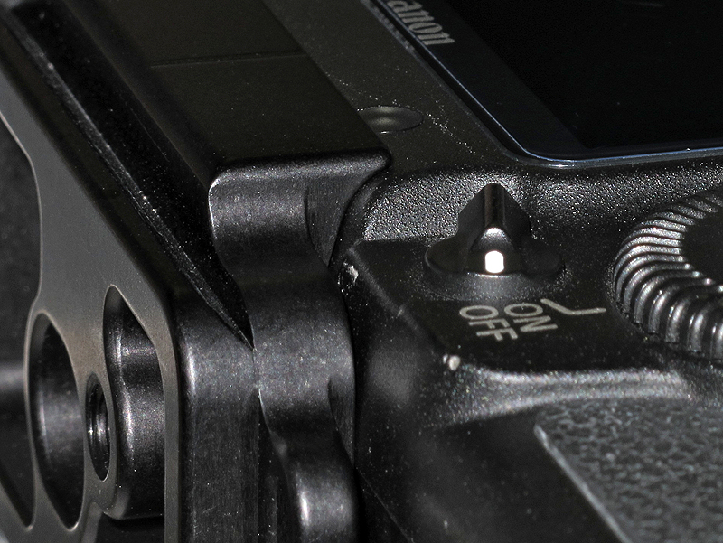 <b>専用設計だけあって、ボディともぴったり合う</b>