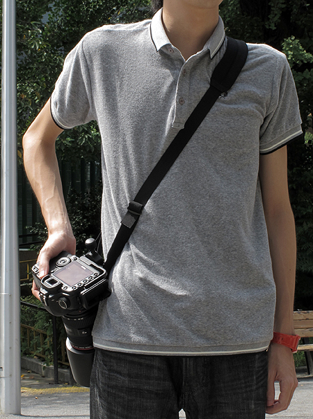 <b>右手がグリップに届きやすい</b>