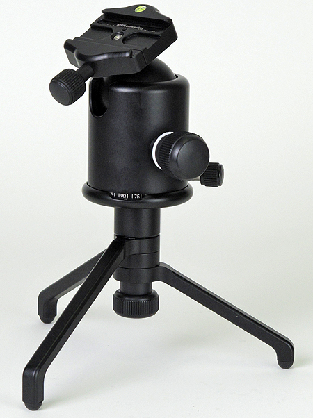 <b>カークで最も大きな自由雲台「BH-1」（4万7,250円）を装着したところ。この雲台は耐荷重22.5kgと大変ヘビーなタイプだが、もちろんこうした組み合わせでも使用可能</b>