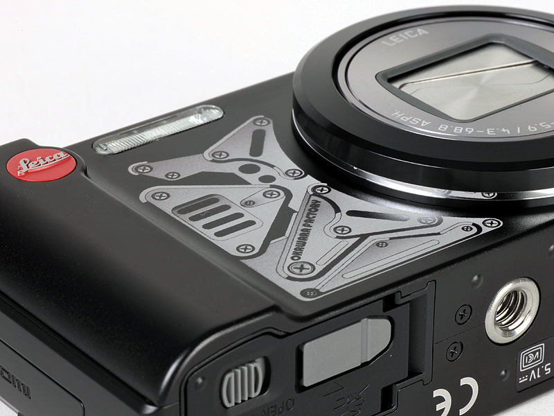 <b>イラストはレーザー刻印のためざらざらした触感が楽しめる</b>