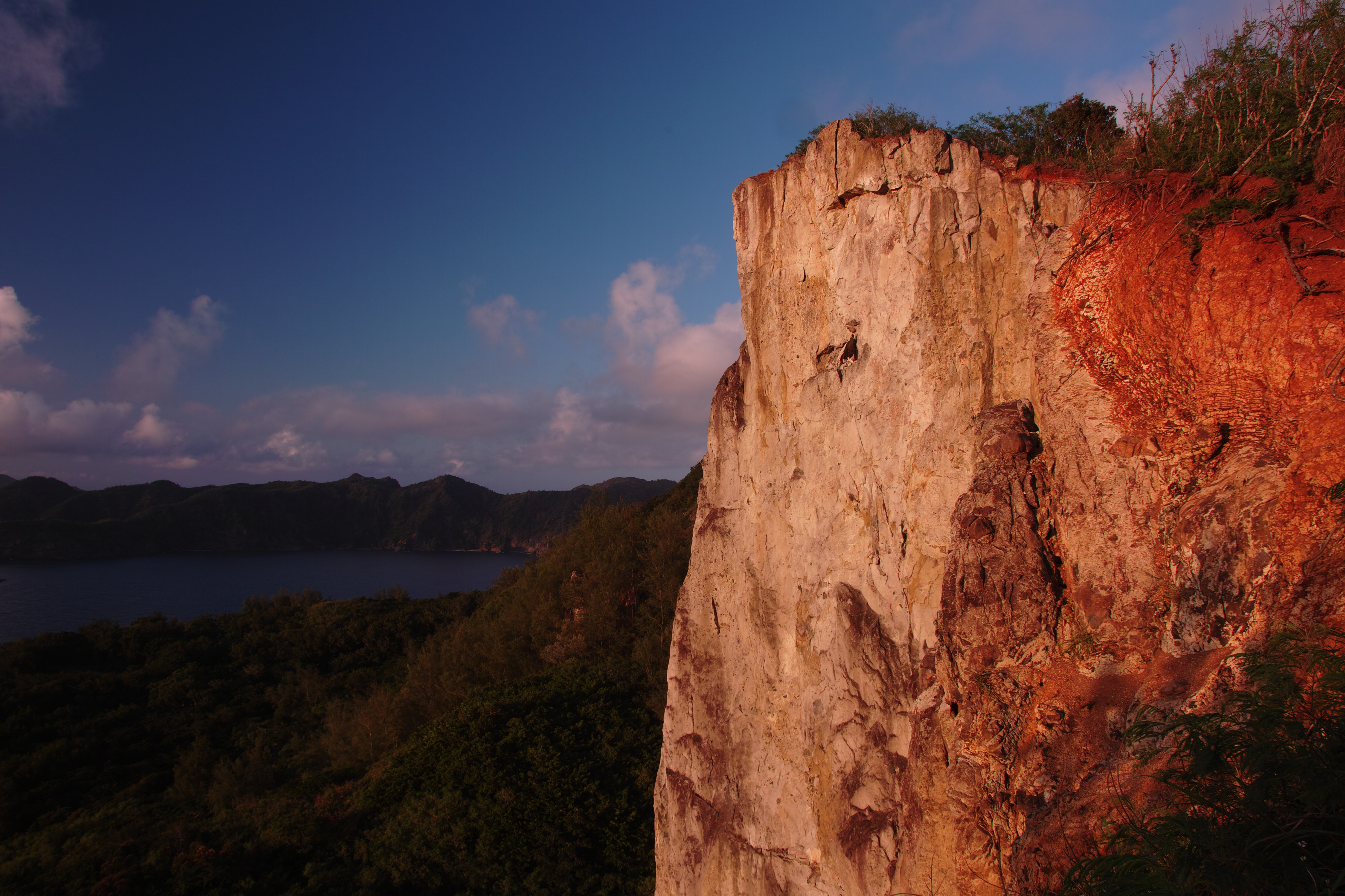 <b>SD1 / 17-50mm F2.8 EX DC OS HSM / 約10.4MB / 4,704×3,136 / 1/20秒 / F11 / -1.7EV / ISO100 / 絞り優先AE / WB:くもり / 17mm</b>