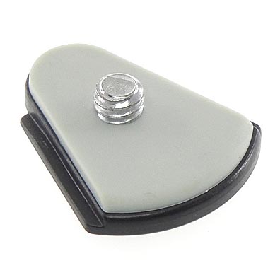 <b>クイックシュータイプの雲台を採用</b>