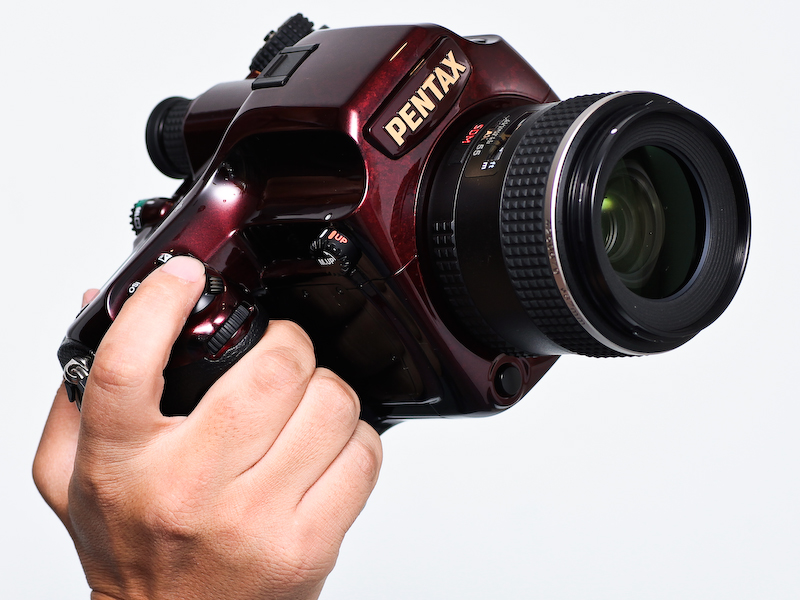 <b>645D japan。装着レンズは「D FA645 55mm F2.8 AL [IF] SDM AW」</b>