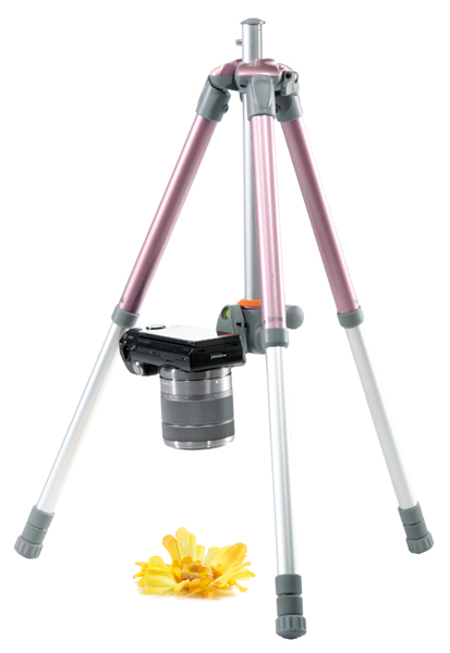 <b>より低い位置でマクロ撮影も行なえる</b>