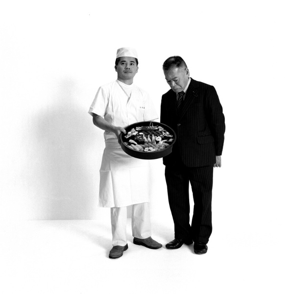 <b>1984年撮影　親: 山田治作（寿司屋）　子: 山田栄一（寿司屋）　parent: Jisaku Yamada / sushi chef　child: Eiichi Yamada / sushi chef　(c)Bruse Osborn</b>