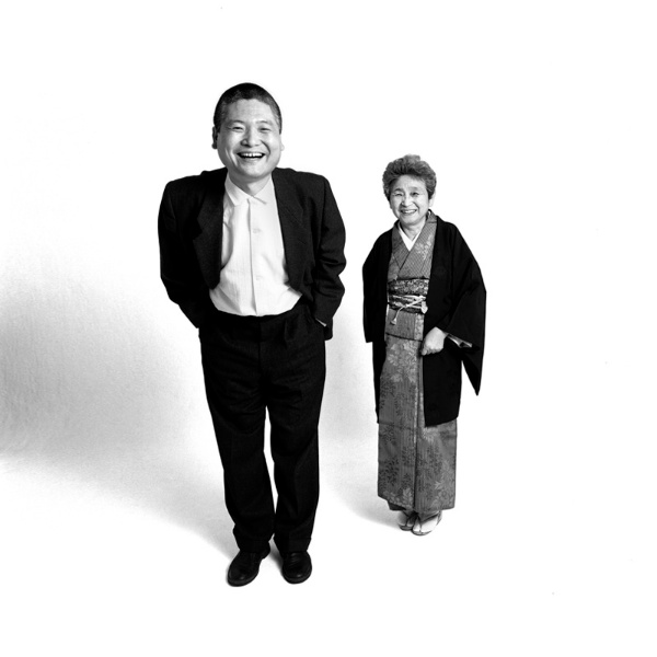 <b>親: 南タカ子（主婦）　子: 南伸坊（イラストライター）　parent : Takako Minami / housewife child : Shinbo Minami / illustrator, writer　(c)Bruse Osborn</b>