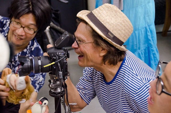 <b>29回目の親子の日撮影。７月の第４日曜日を親子の日に提唱しているので、今年の親子の日のフォトセッションは7月24日、広尾BBスタジオにて行われた。朝から夜まで100組以上の撮影という、ものすごいエネルギーを必要とするマラソンセッション。まさにマラソン並みの体力と精神力、そして笑顔がなければ出来ない偉業でもある。来年も10年後も続けていって欲しい</b>