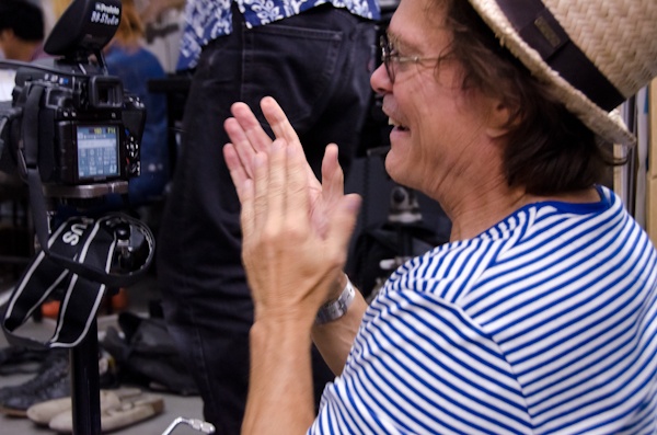 <b>29回目の親子の日撮影。７月の第４日曜日を親子の日に提唱しているので、今年の親子の日のフォトセッションは7月24日、広尾BBスタジオにて行われた。朝から夜まで100組以上の撮影という、ものすごいエネルギーを必要とするマラソンセッション。まさにマラソン並みの体力と精神力、そして笑顔がなければ出来ない偉業でもある。来年も10年後も続けていって欲しい</b>