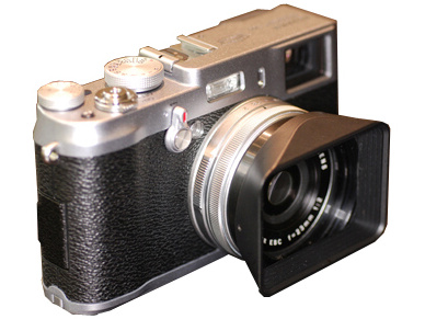 <b>FinePix X100への装着例</b>