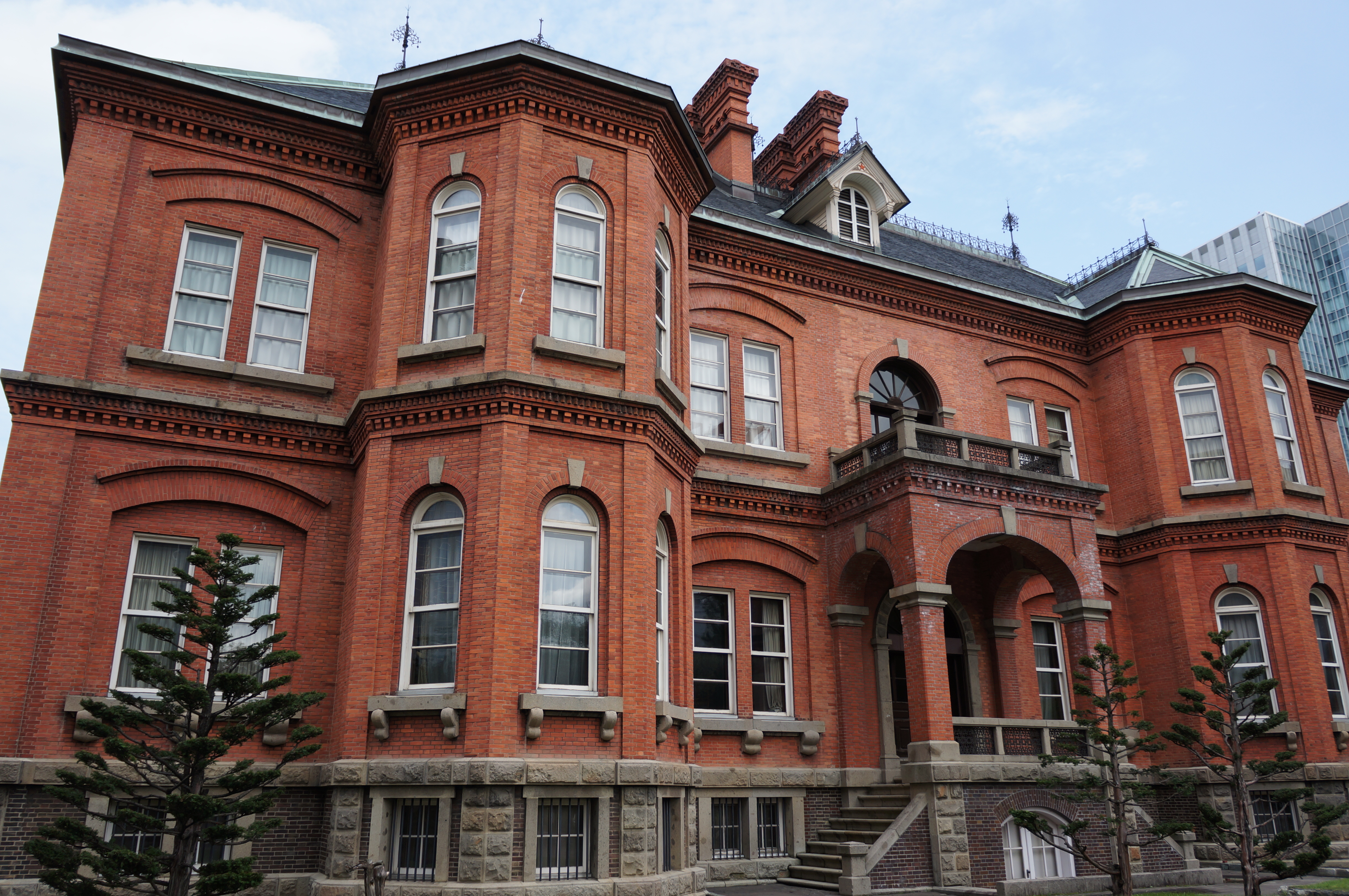 <b>レンズ補正:あり（3項目とも「オート」） / NEX-5N / E 18-55mm F3.5-5.6 OSS / 4,912×3,264 / 絞り優先AE / 1/640秒 / F3.5 / 0.3EV / ISO100 / WB:オート / 18mm</b>