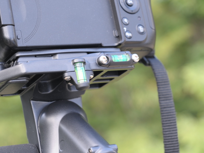 <b>雲台部の2軸水準器</b>