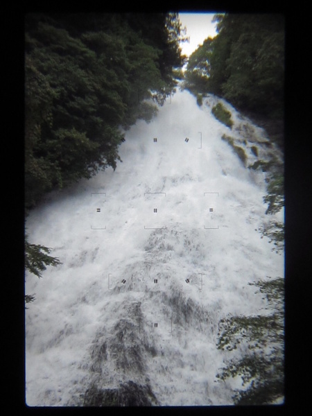 <b>（参考）D5100のファインダー内（視野率約95%）をコンパクトデジカメで撮影</b>