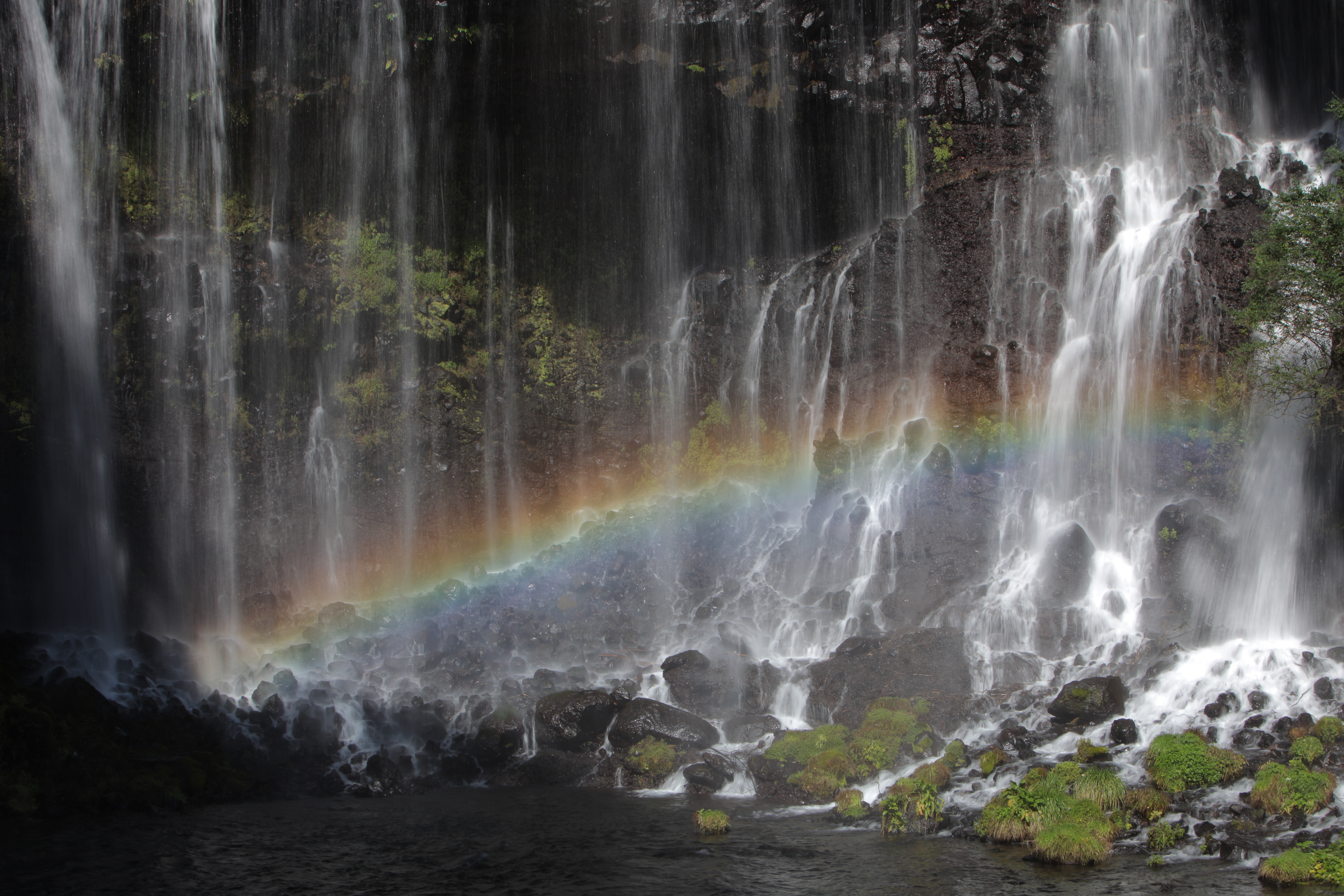 <b>EOS 5D Mark II/ EF 70-200mm F2.8 L IS USM / 約7.1MB / 5,616×3,744 / 1/13秒 / F16 / -0.7EV / ISO50（拡張） / 70mm</b>