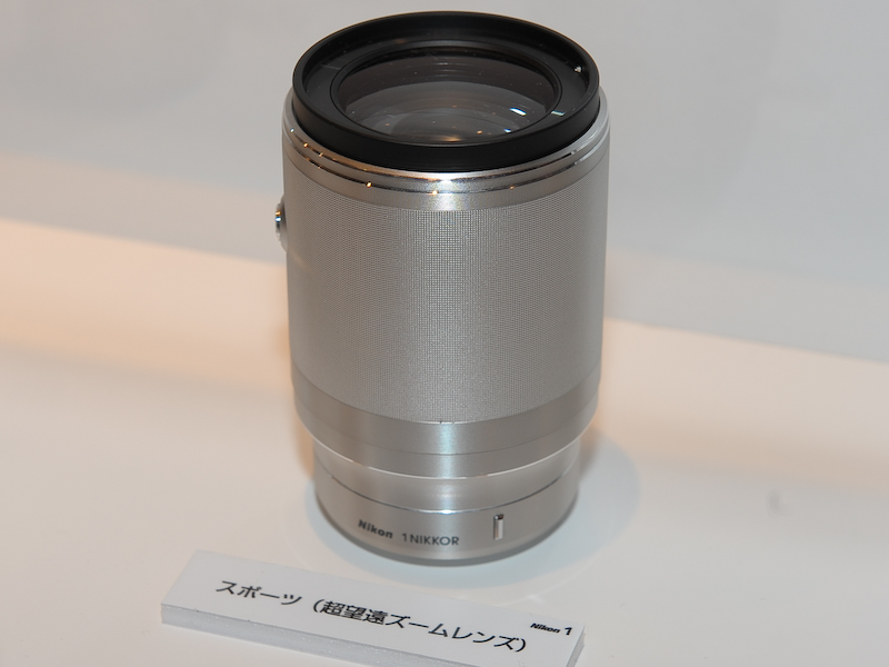 <b>望遠ズームレンズ</b>