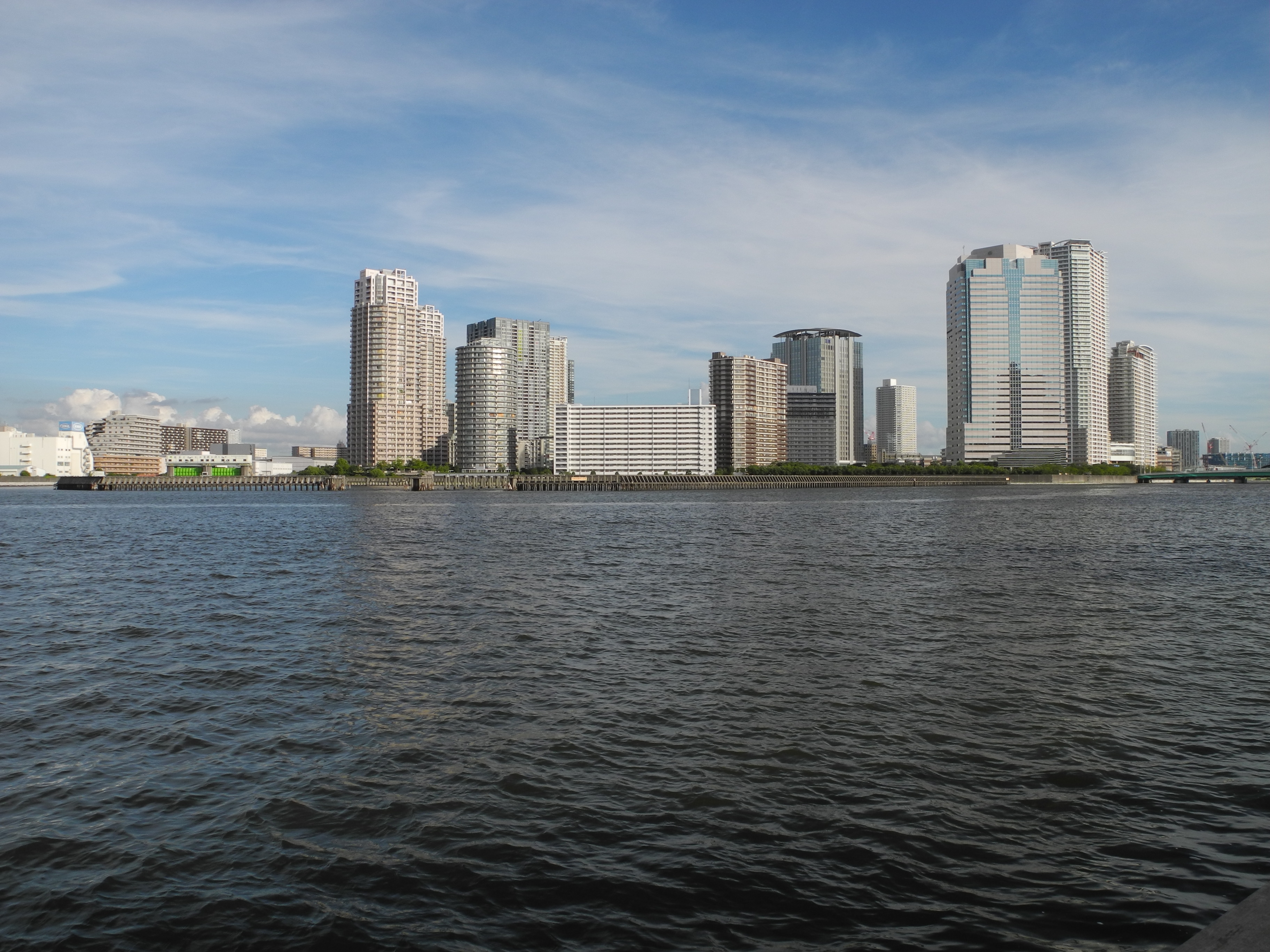 <b>広角端 / COOLPIX P7100 / 約2.4MB / 3,648×2,736 / 1/500秒 / F5.6 / -0.6EV / ISO100 / WB:オート / 6mm</b>