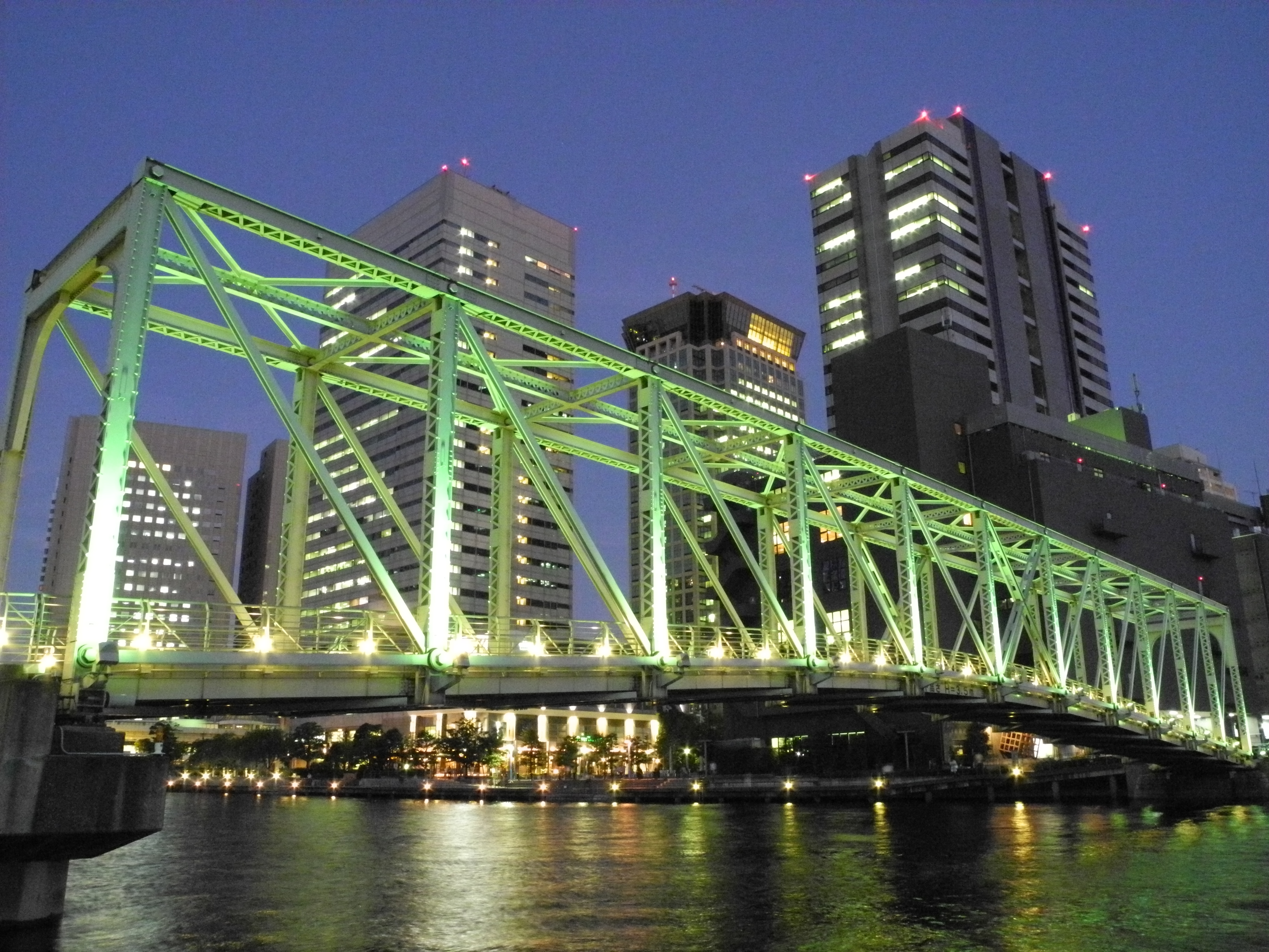 <b>NR弱 / ISO1600 / COOLPIX P7100 / 約4.4MB / 3,648×2,736 / 1/2秒 / F5.6 / 0.0EV / WB:晴天 / 6mm</b>