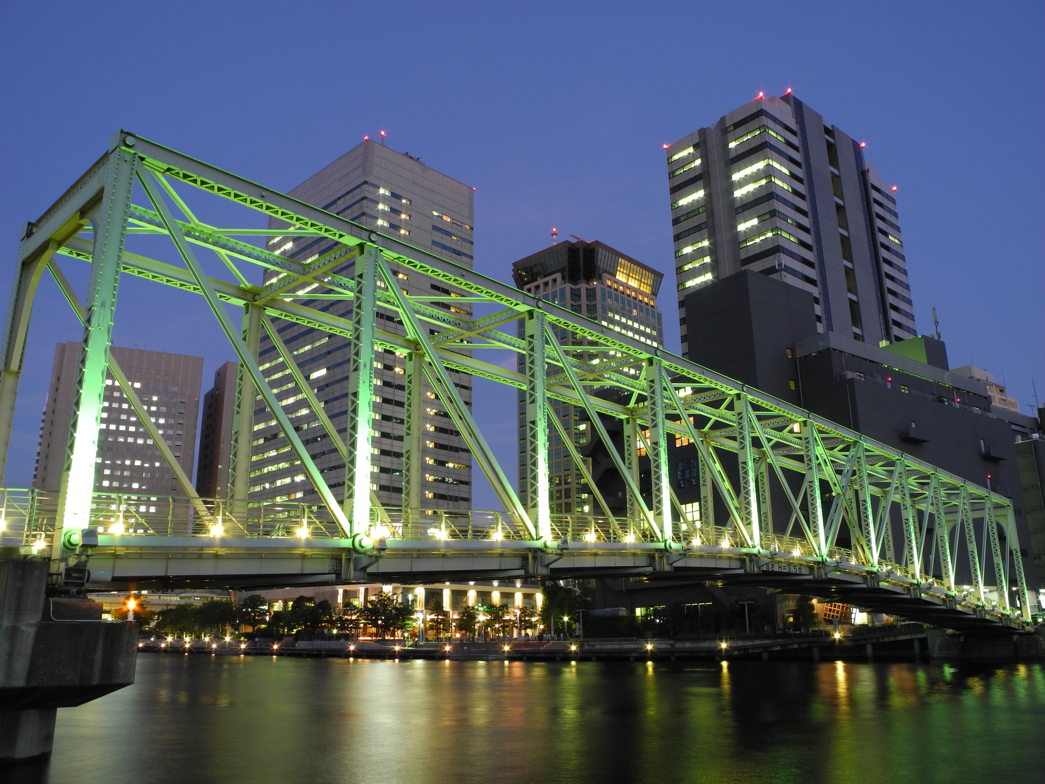 <b>NR標準 / ISO100 / COOLPIX P7100 / 約4.4MB / 3,648×2,736 / 6秒 / F5.6 / 0.0EV / WB:晴天 / 6mm</b>