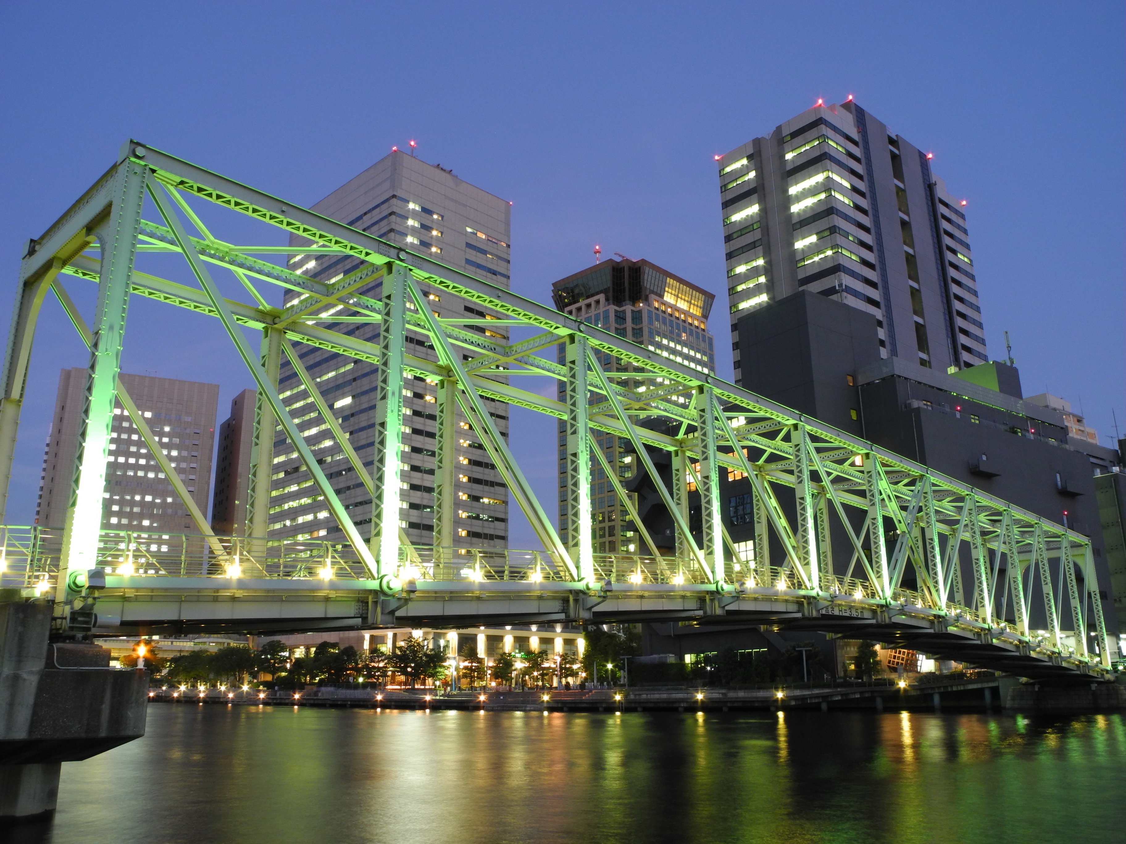 <b>NR標準 / ISO200 / COOLPIX P7100 / 約4.3MB / 3,648×2,736 / 4秒 / F5.6 / 0.0EV / WB:晴天 / 6mm</b>