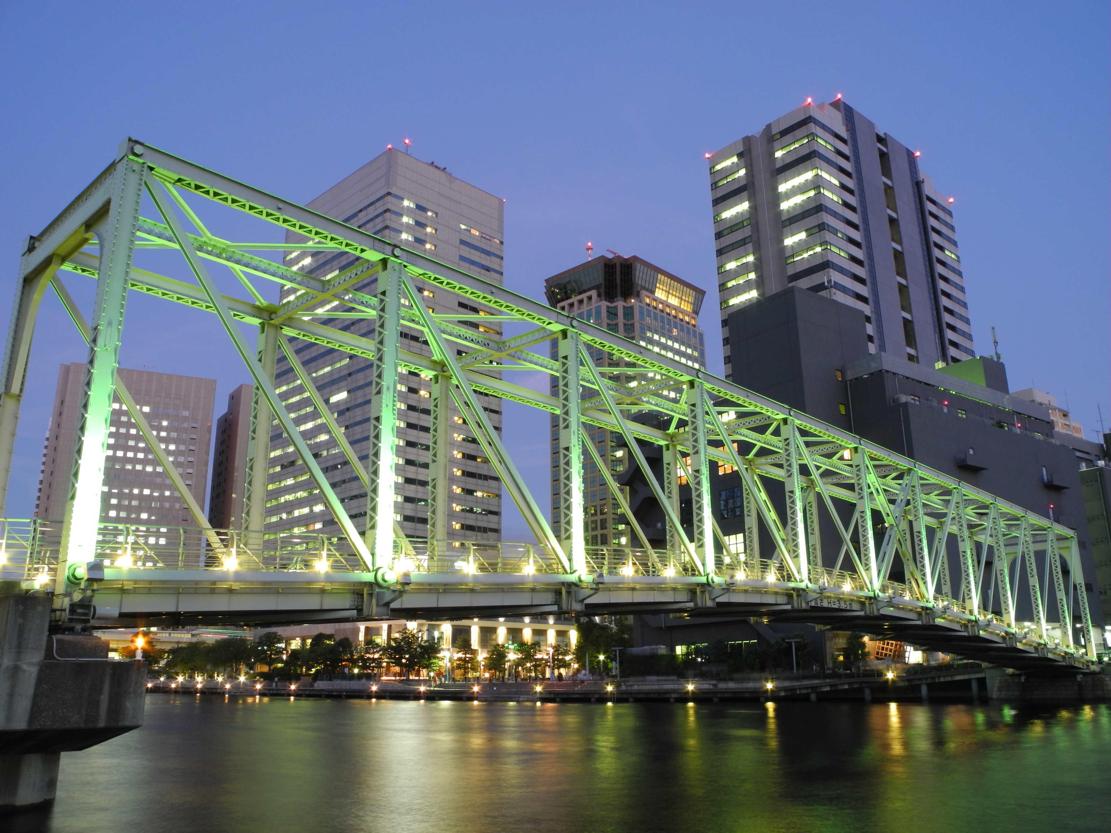 <b>NR強 / ISO200 / COOLPIX P7100 / 約3.9MB / 3,648×2,736 / 3秒 / F5.6 / 0.0EV / WB:晴天 / 6mm</b>