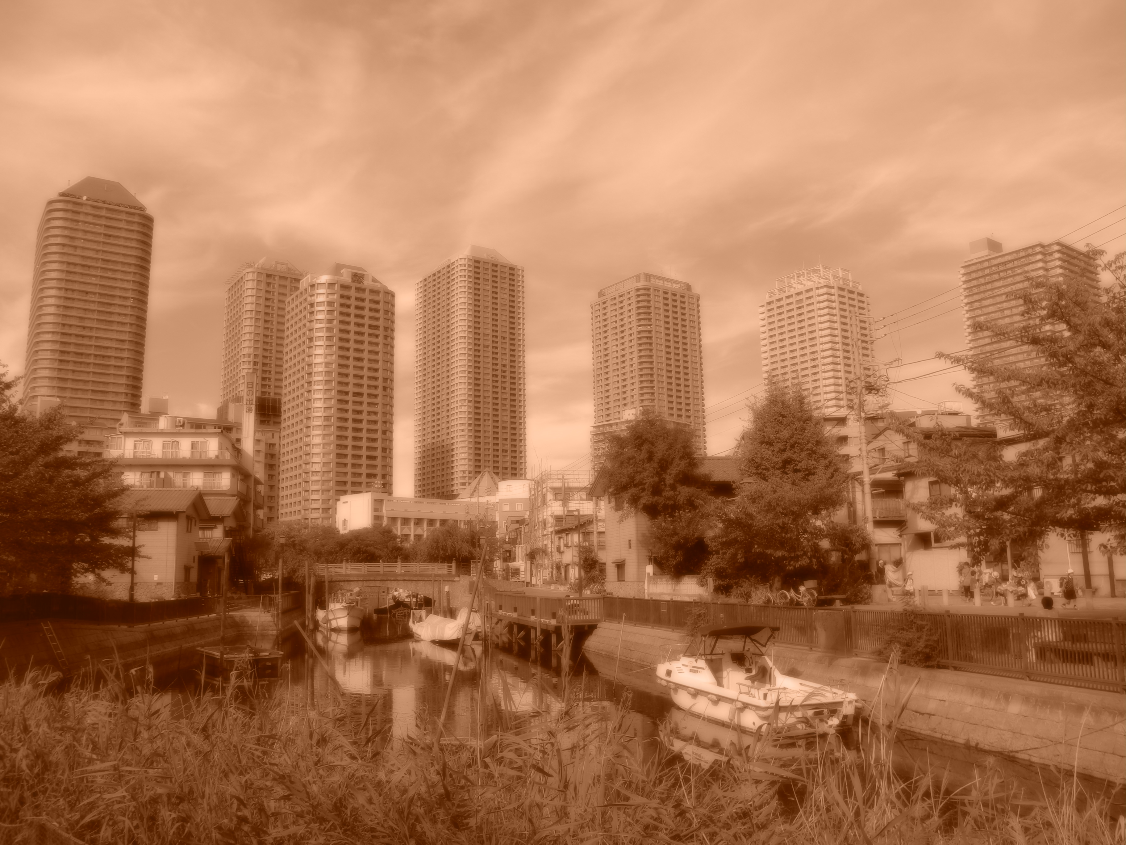 <b>スペシャルエフェクト:ノスタルジックセピア / COOLPIX P7100 / 約2.3MB / 3,648×2,736 / 1/800秒 / F3.5 / 0.0EV / ISO100 / WB:オート / 6mm</b>