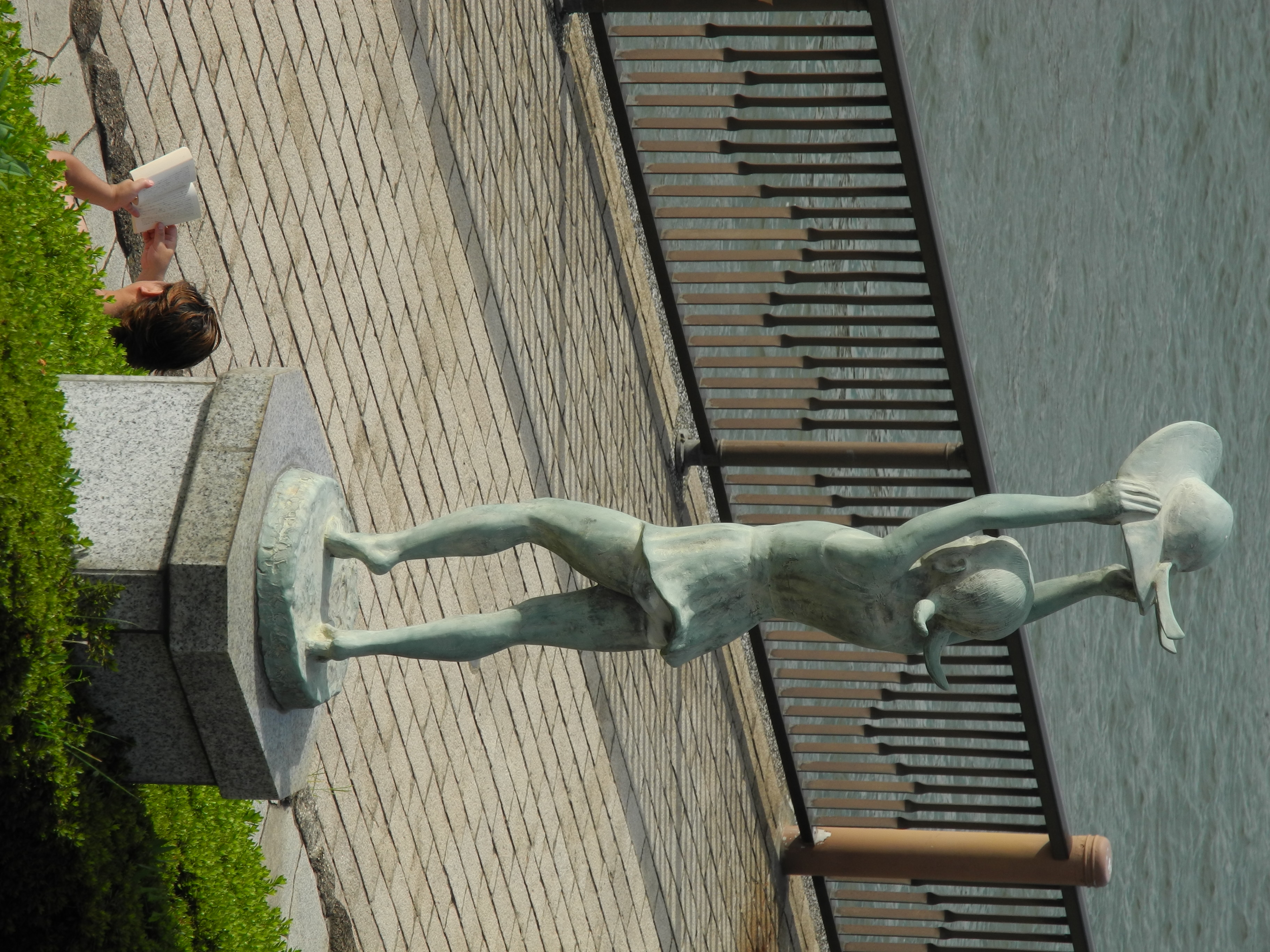 <b>COOLPIX P7100 / 約2.4MB / 2,736×3,648 / 1/500秒 / F5.6 / -0.3EV / ISO100 / WB:オート / 42.6mm</b>