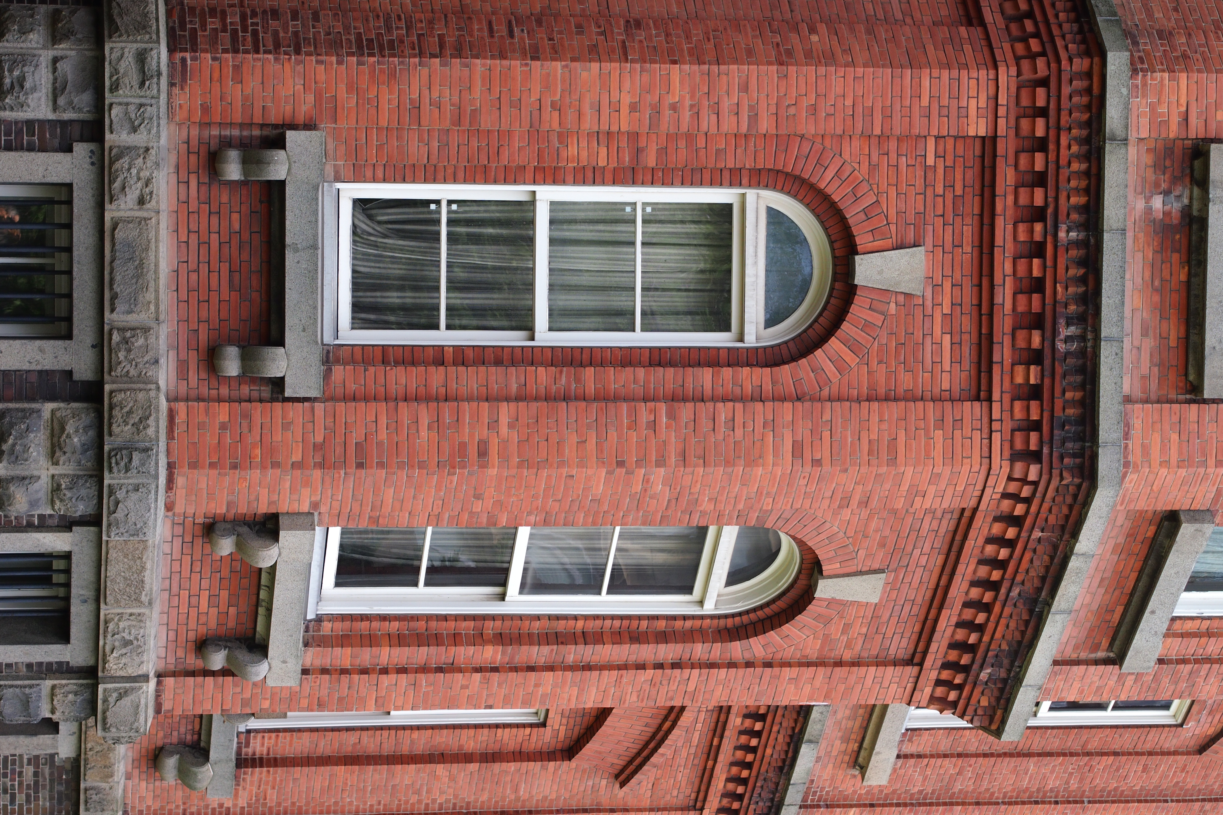 <b>少し絞り気味（F3.2だけど）なので四隅までばっちり。もちろん、歪曲収差はほとんどなし。E-P3 / M.ZUIKO DIGITAL 45mm F1.8 / 4,032×2,688 / 絞り優先AE / 1/640秒 / F3.2 / 0EV / ISO200 / WB:オート</b>