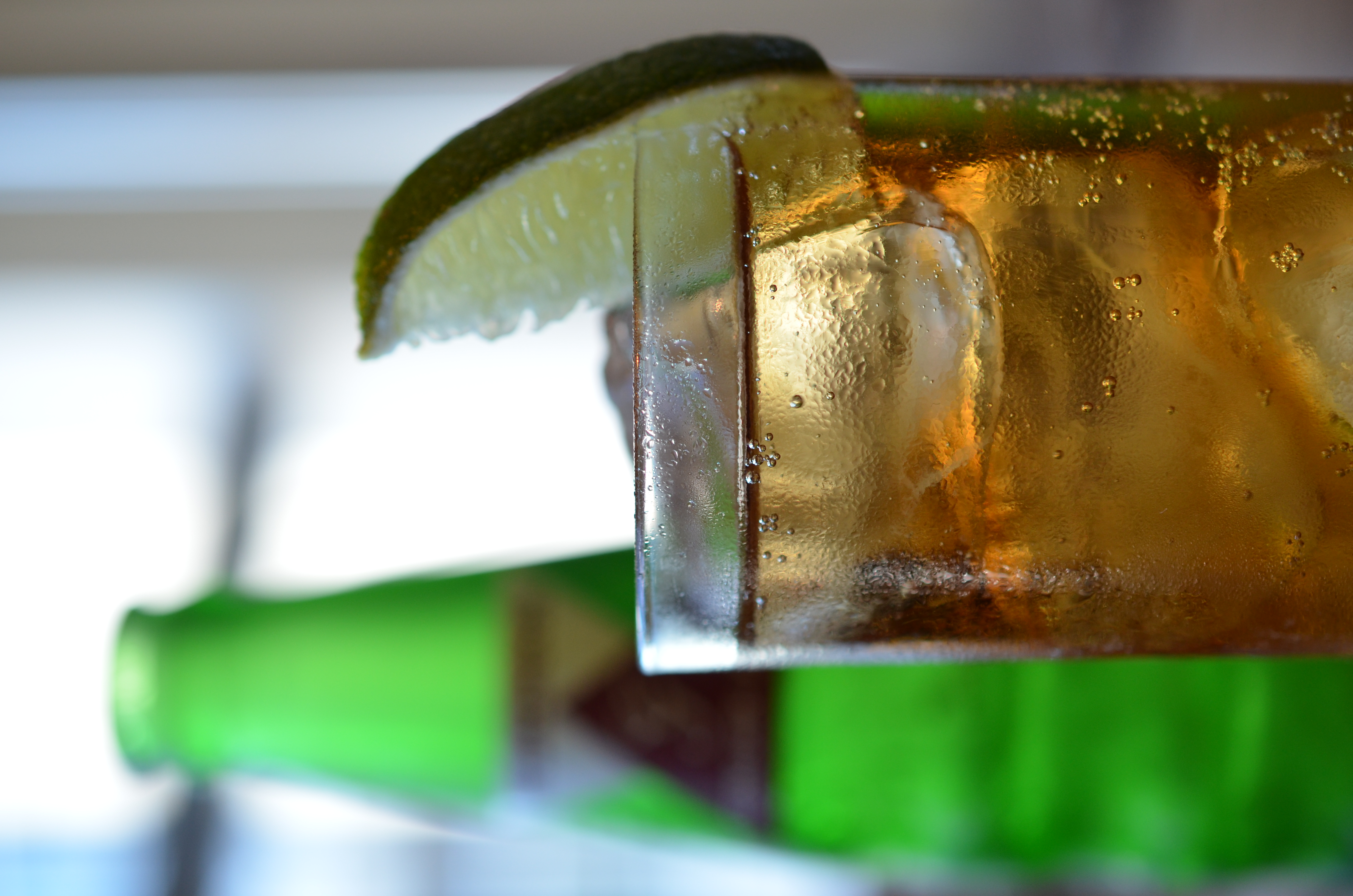 <b>D7000 / AF-S DX Micro NIKKOR 40mm F2.8 G / 約5.8MB / 3,264×4,928 / 1/200秒 / F3.5 / +0.3EV / ISO400 / WB:晴天 / 40mm</b>