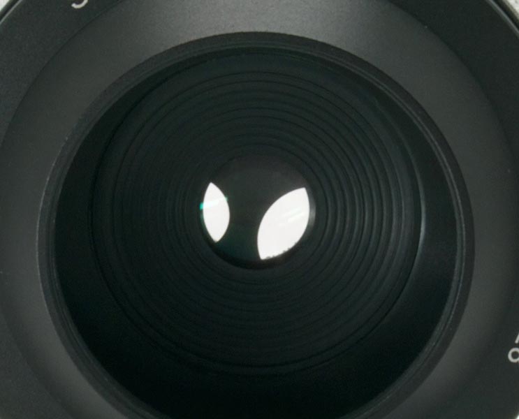 <b>ロータリーディスク方式の絞りを採用。「完璧な円形絞りを作り出す」という</b>