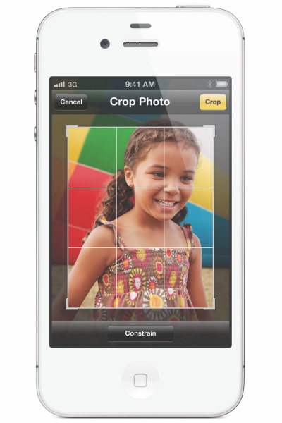 <b>iOS 5では簡易的な画像編集機能も搭載。トリミング、回転、赤目軽減などを利用可能という</b>