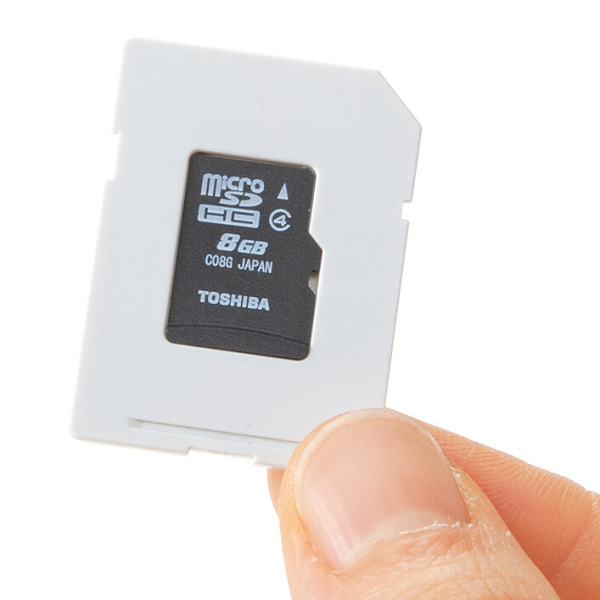 <b>付属のmicroSDカード用トレー</b>