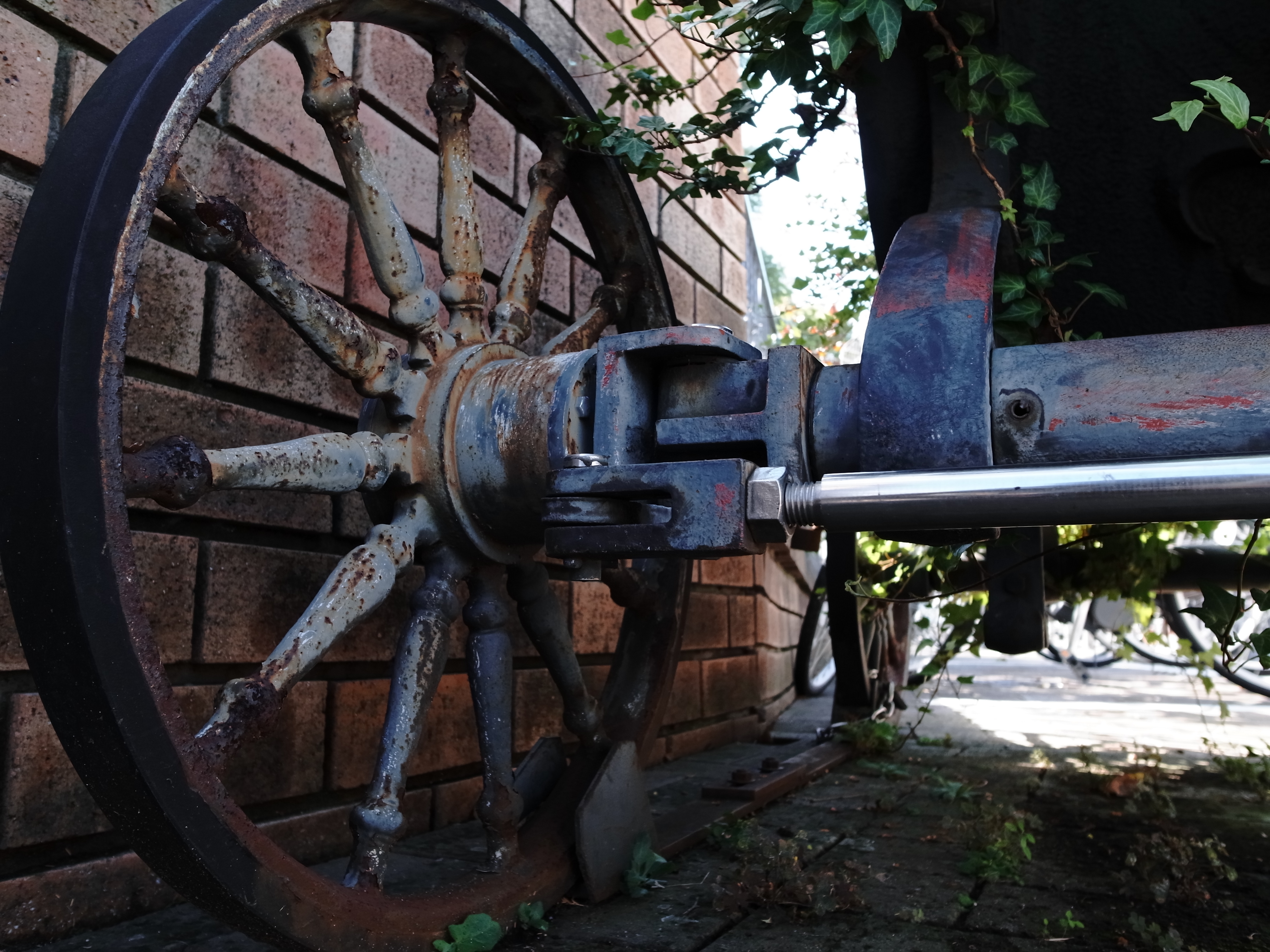 <b>ポジフィルム調 / GR DIGITAL IV / 3,648×2,736 / 1/125秒 / F2.8 / -0.7EV / ISO80 / WB:オート</b>