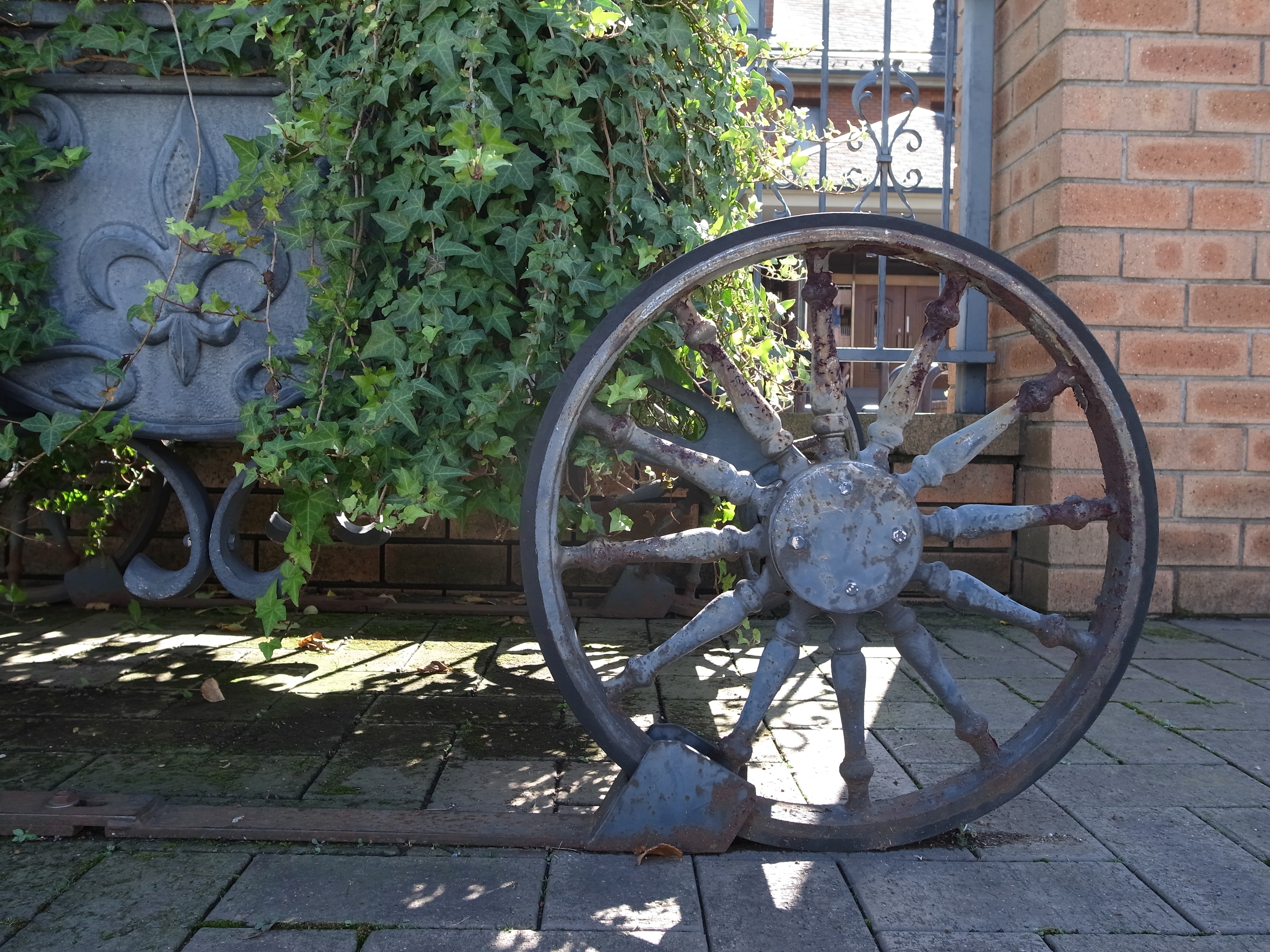 <b>GR DIGITAL IV / 3,648×2,736 / 1/220秒 / F2.8 / 0EV / ISO80 / WB:オート</b>