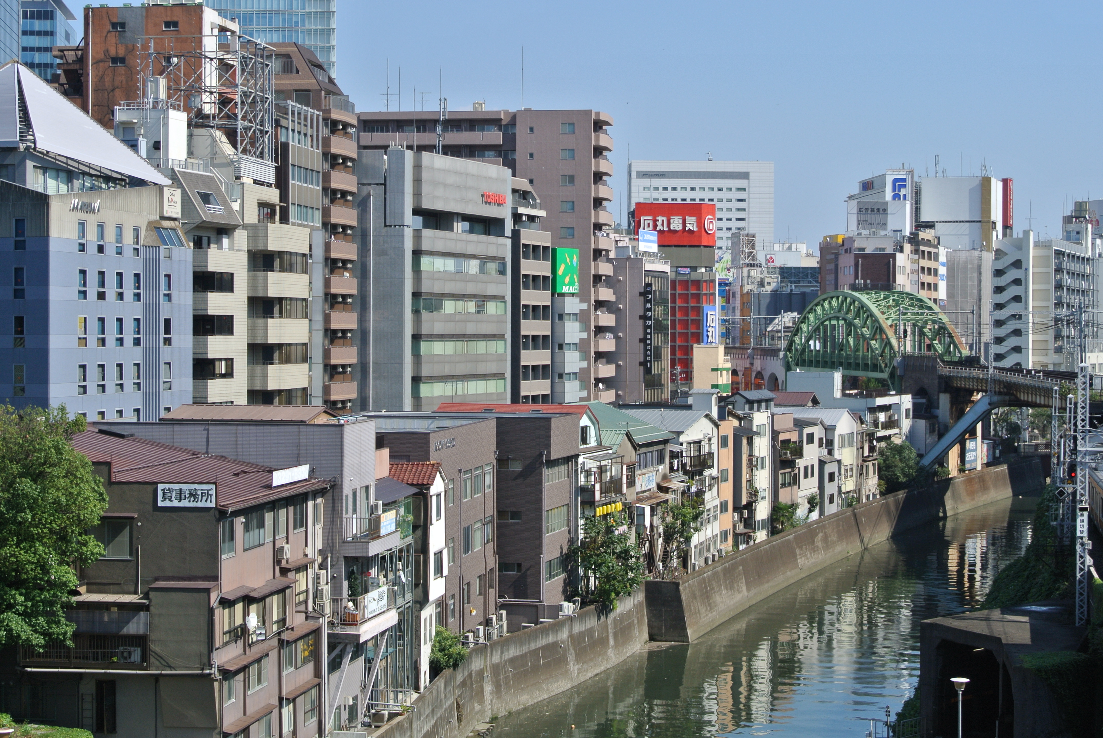 <b>ピクチャーコントロール:スタンダード / NIKON 1 V1 / 1 NIKKOR VR 10-30mm F3.5-5.6 / 6.3MB / 3,872×2,592 / 1/250秒 / F8 / 0.0EV / ISO100 / WB:オート / 26.7mm</b>