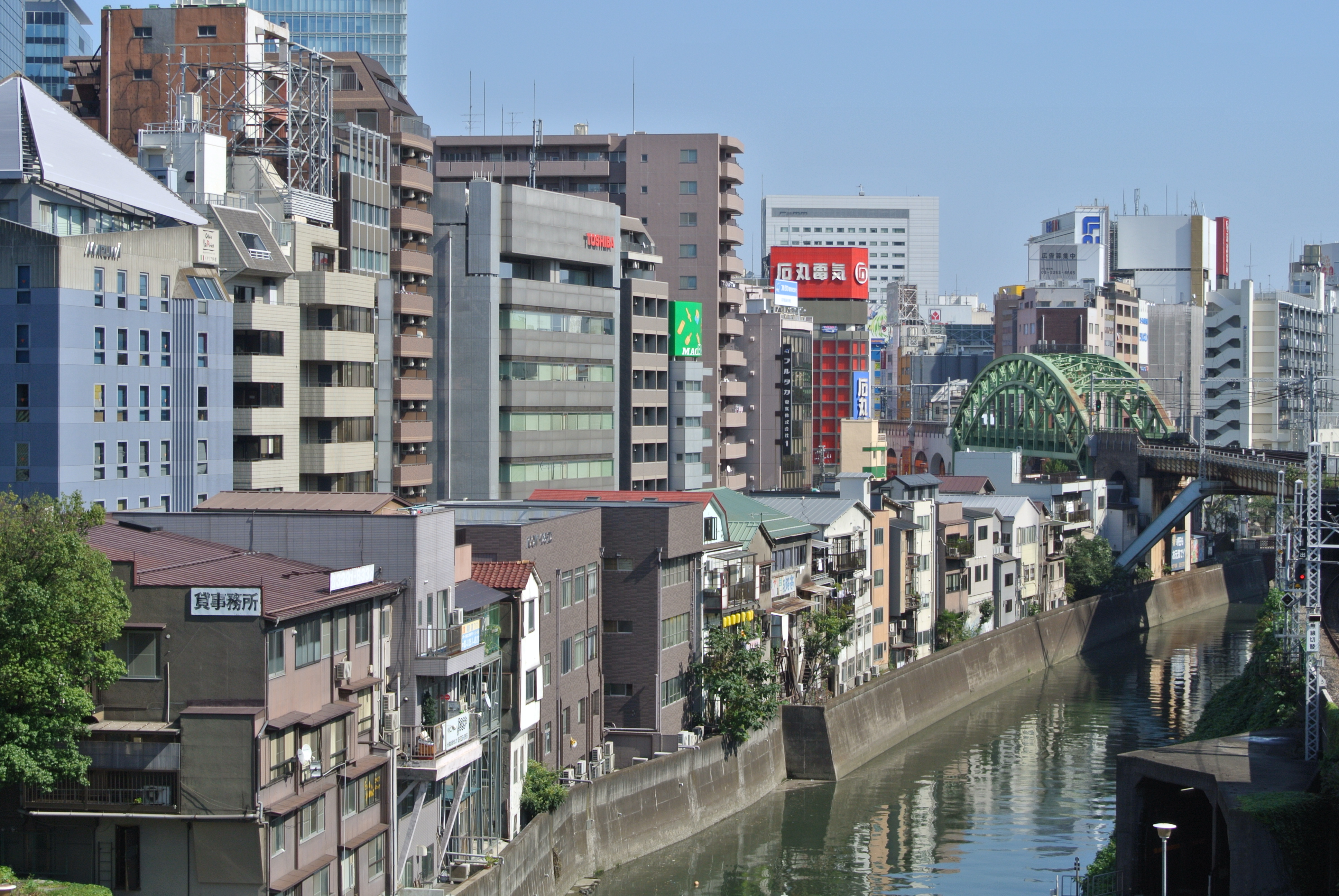 <b>ピクチャーコントロール:ポートレート / NIKON 1 V1 / 1 NIKKOR VR 10-30mm F3.5-5.6 / 6.1MB / 3,872×2,592 / 1/250秒 / F8 / 0.0EV / ISO100 / WB:オート / 26.7mm</b>