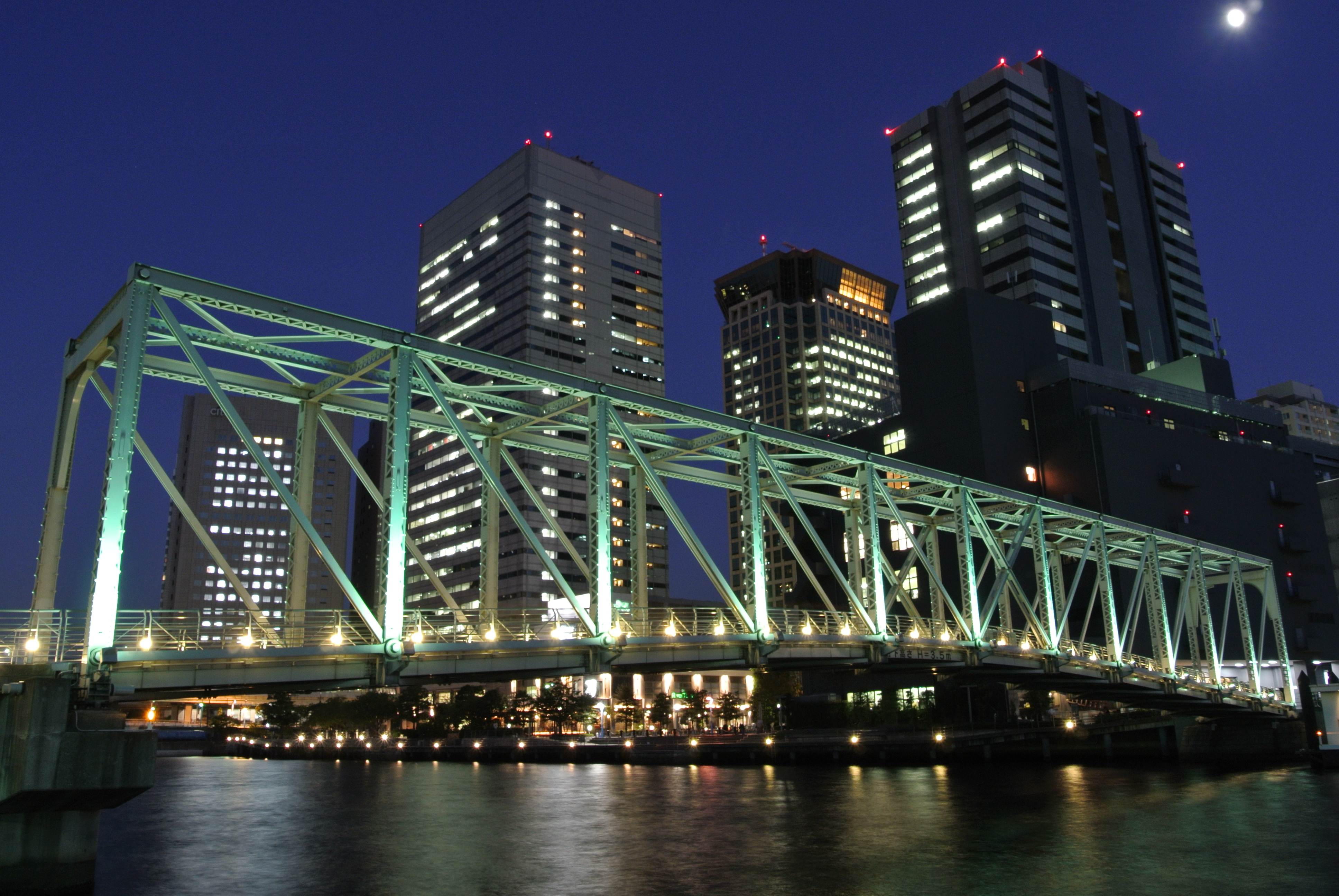 <b>ノイズリダクション:オン / ISO200 / NIKON 1 V1 / 1 NIKKOR VR 10-30mm F3.5-5.6 / 5.9MB / 3,872×2,592 / 5秒 / F8 / +0.7EV / WB:オート / 10mm</b>