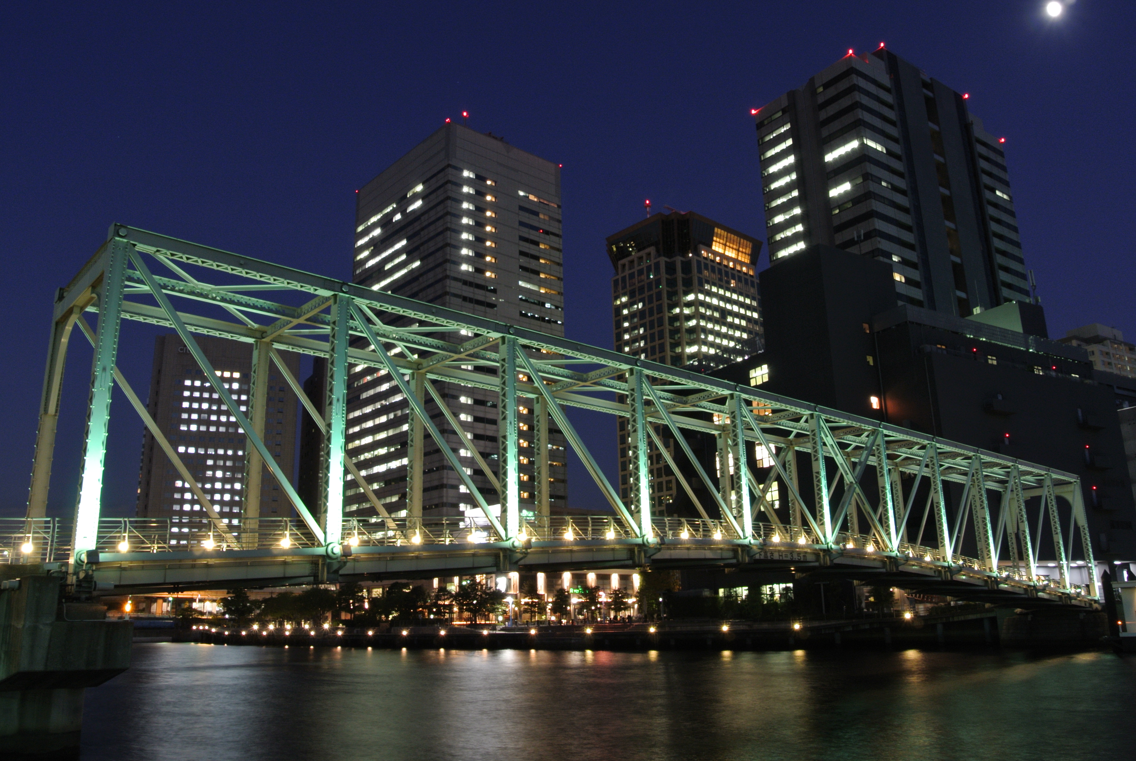 <b>ノイズリダクション:オフ / ISO200 / NIKON 1 V1 / 1 NIKKOR VR 10-30mm F3.5-5.6 / 5.9MB / 3,872×2,592 / 5秒 / F8 / +0.7EV / WB:オート / 10mm</b>